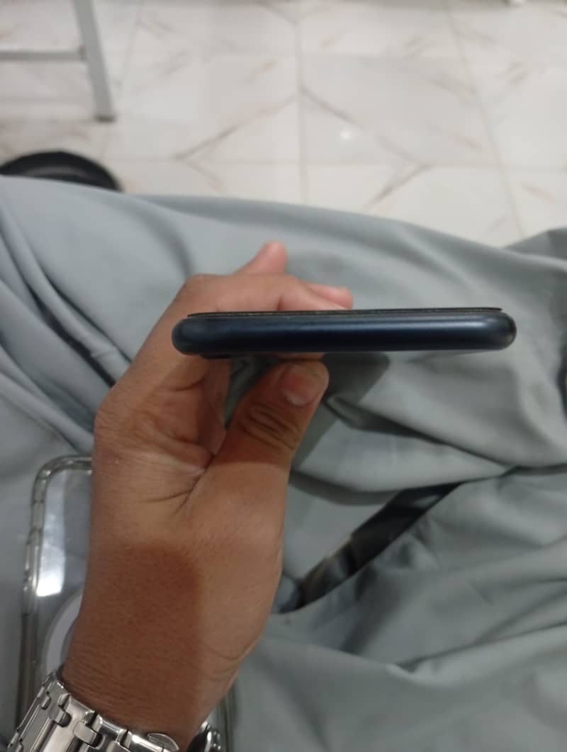 IPHONE SE 3RD GENERATION 2