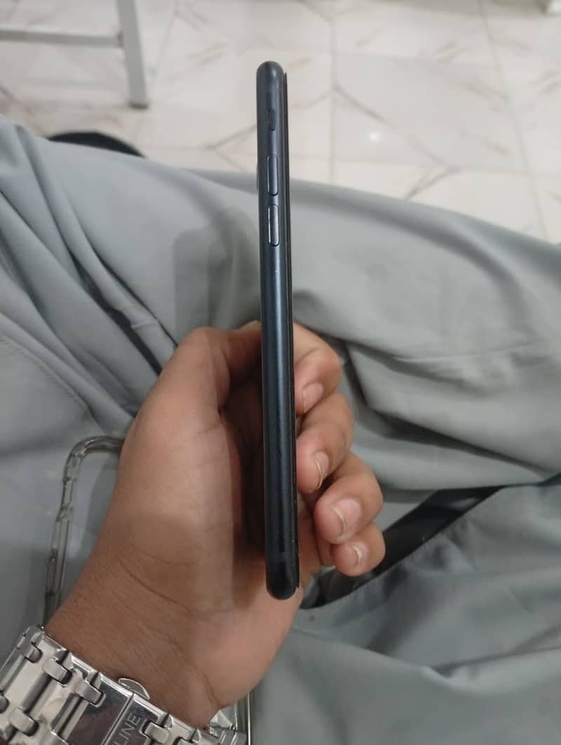 IPHONE SE 3RD GENERATION 3