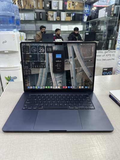 MacBook Air M2 15”