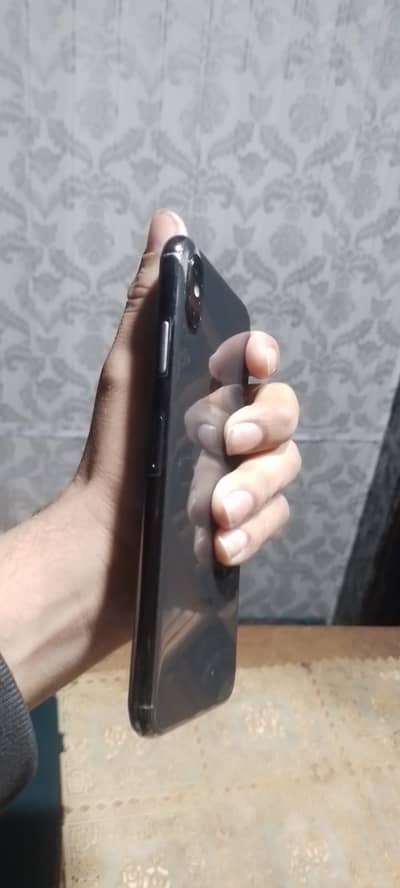 Iphone xs max factory unlock