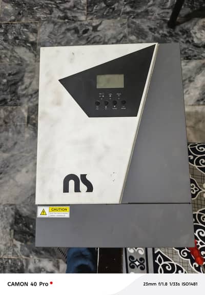 VM II Plus 3KW Solar Inverter – 10/10 Condition – Like New