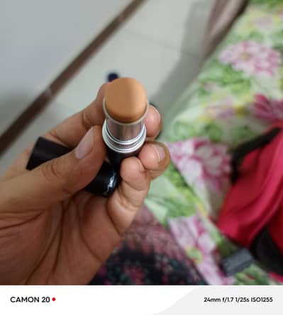 Mac concealer