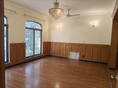 KANAL LOWER PORTION AVAILABLE FOR RENT