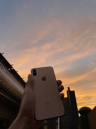 I phone xsmax golden colour