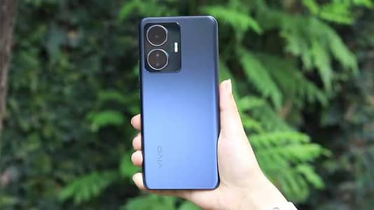 vivo y55 condition 9/10 no any fault with original box and 44volte cha