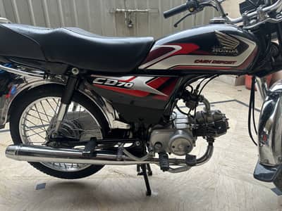 honda cd 70  total geniun black clr