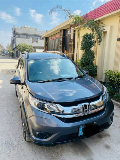 Honda BR-V 2018 model for sale. like new condition 03244665465