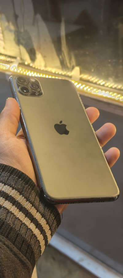 Apple iPhone 11 Pro Max .      Read add