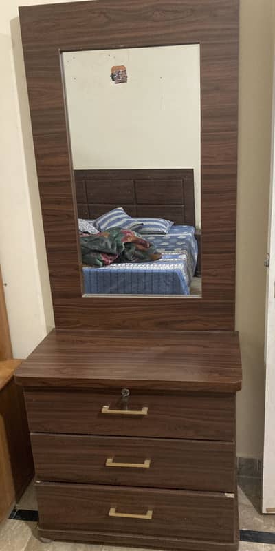 Dressing table wooden