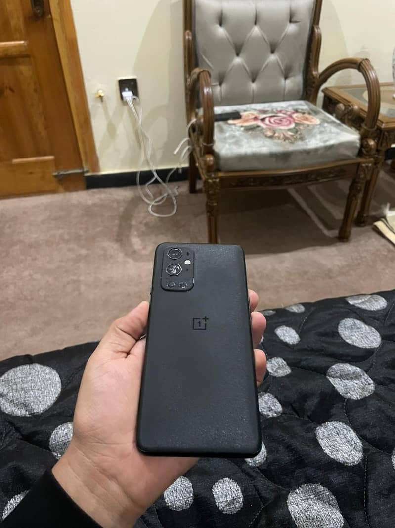 One plus 9 pro 1