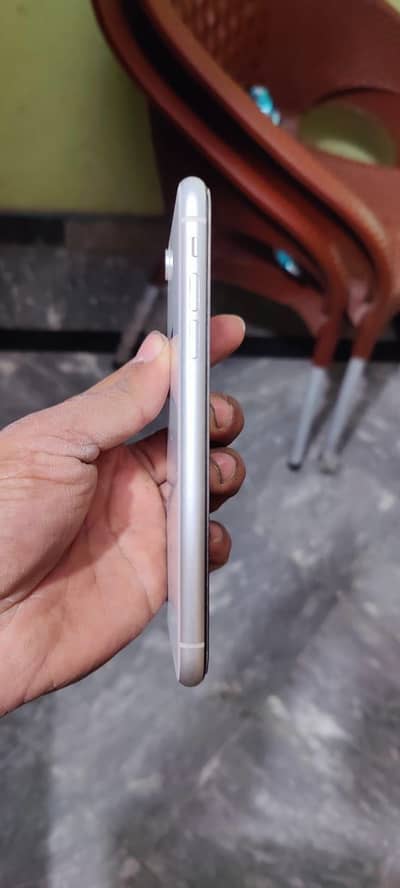I phone Xr water pek exchange with one plus