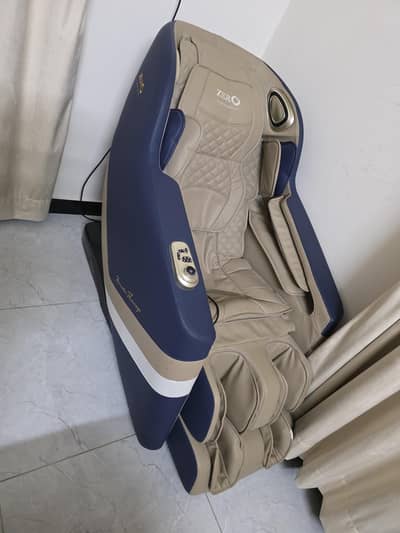 zeros massaging chair