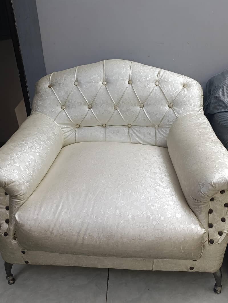 7 setar sofa 1
