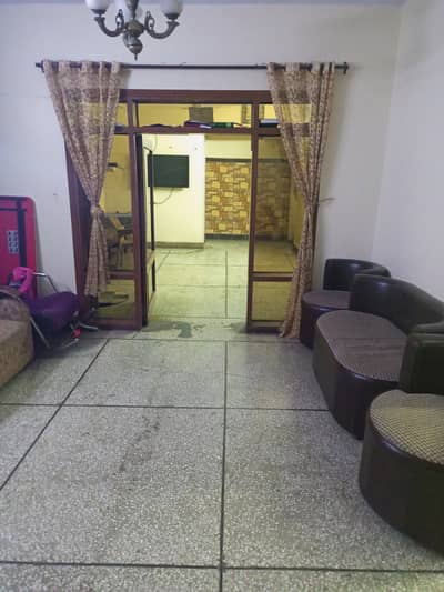 3 BEDS DRAWING DINING BOUNDARY WALL FLAT