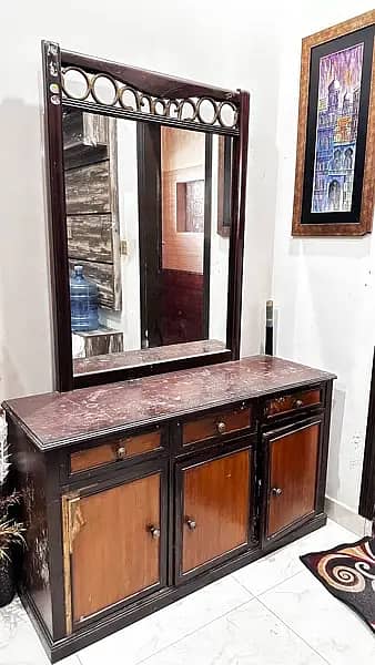DRESSING TABLE