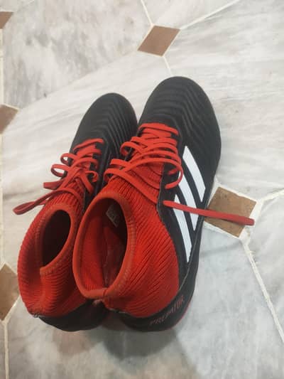 ADIDAS PREDATOR FOOTBALL SHOES.