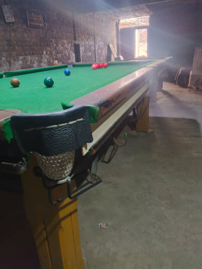 snooker table 0