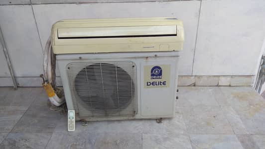 Minimum and very carefully used ac in impeccable condition wall mount