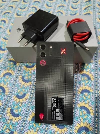 REDMAGIC 10S PRO (12/256 GB) (SNAPDRAGON 8 ELITE PLUS)