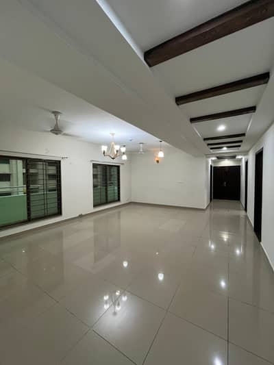 GROUND FLOOR 3 BEDROOM APARTMENT AVAILABLE FOR RENT