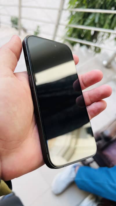 iPhone pan pro Max black titanium colour