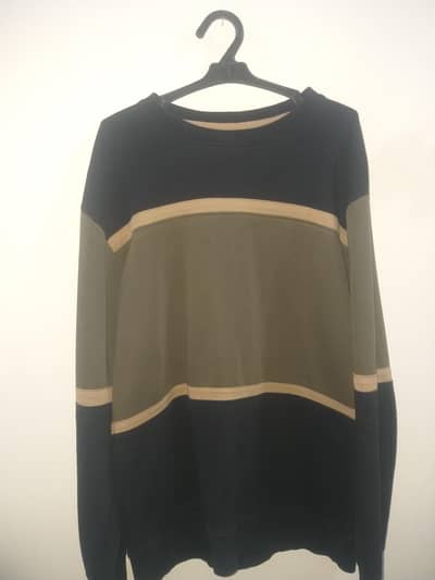 outfitters green and black sweatshirt