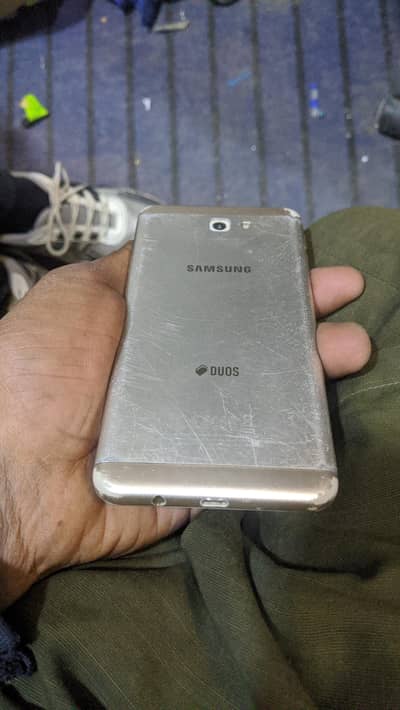 this phone for sale ram 3 gb ROM 16 gb fast internet connection