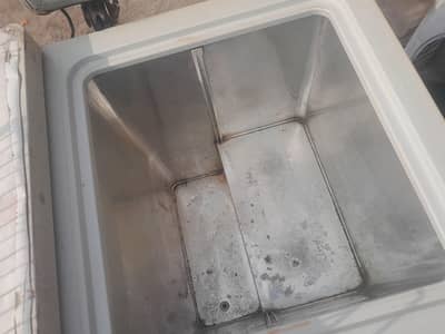 Dawlance 2 door D freezer