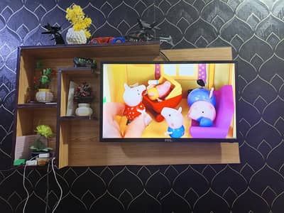 32" LCD rugs for sail