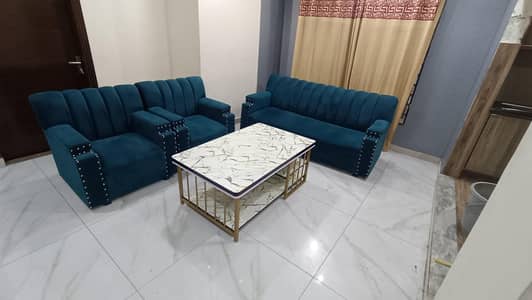 5 seater sofa with center table