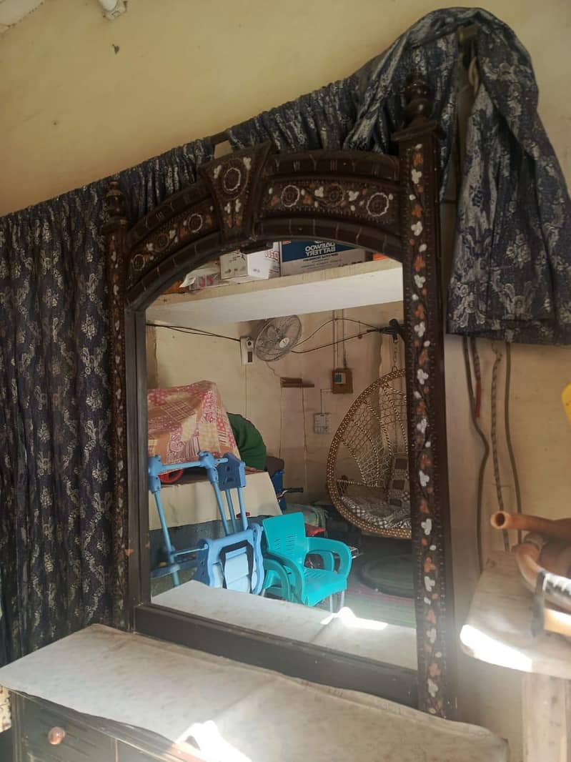 Dressing & showcase 1