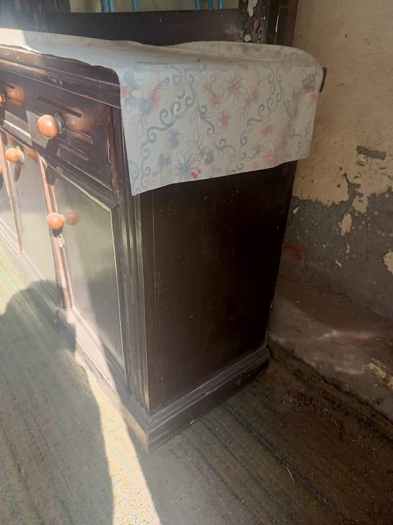 Dressing & showcase 4