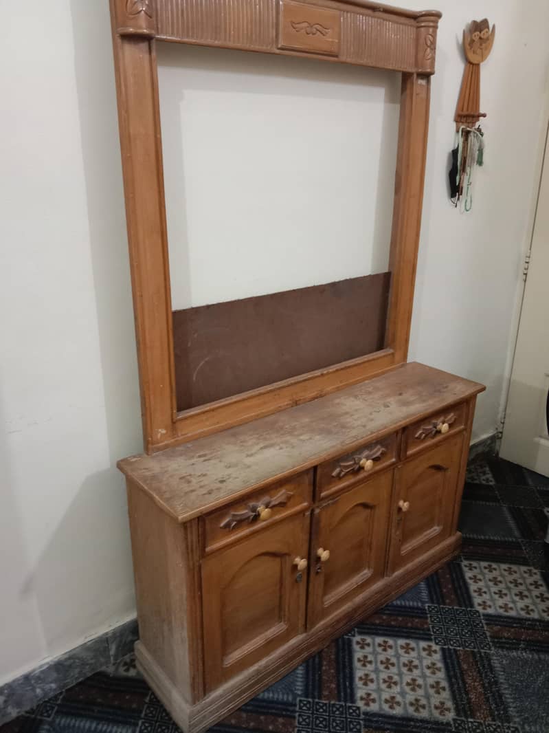 Dressing & showcase 8