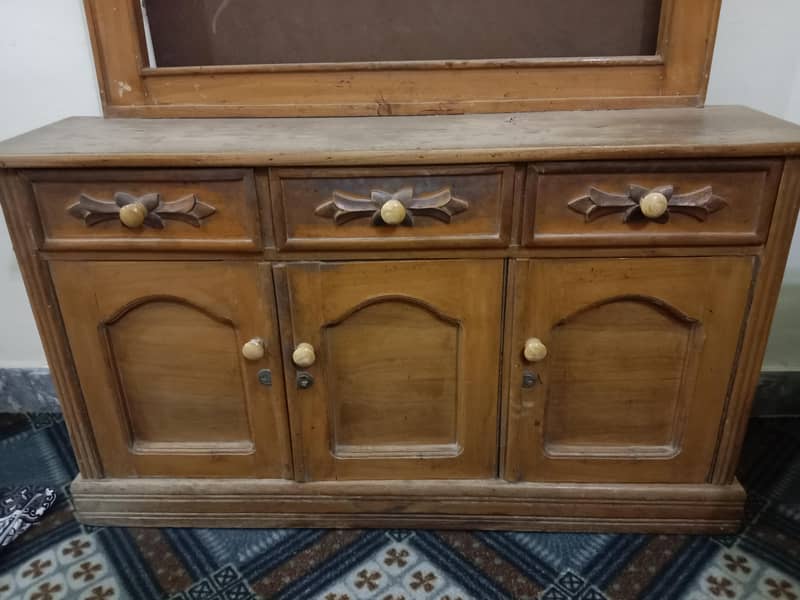 Dressing & showcase 10