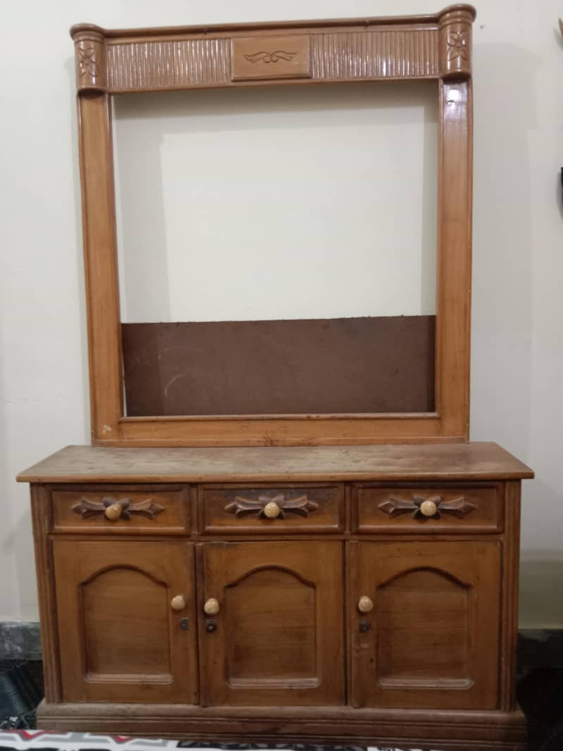 Dressing & showcase 11