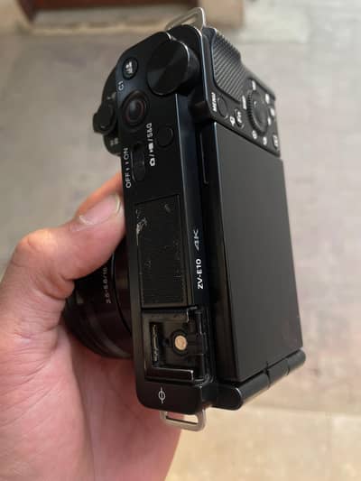 Sony zv-e10 with kit lens 16-50mm