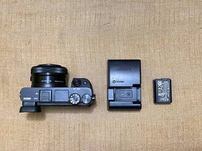 Sony 4k a6300 with 16-50mm oss lens  battery and charger (only sale).