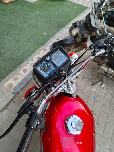 Honda 125 in brand new condition