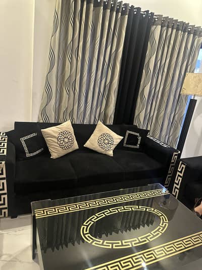 6 seater sofa in excellent condition