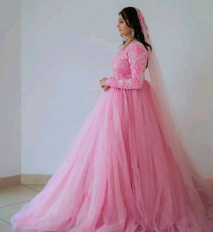 آرڈر پر ڈریسز تیار کروائیں خواتین لڑکیوں اور بچیوں کے سائز اور پسندیدہ 5