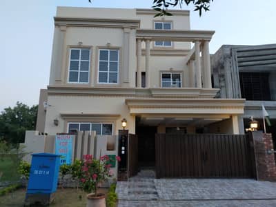 BRAND NEW HOUSE 8 MARLA WITH SOLAR SYSTEM AVAILABLE FOR SALE IN BAHRIA ORCHARD LAHORE