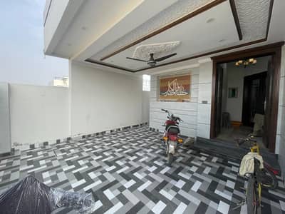 LOWER PORTION OF BRAND NEW HOUSE 8 MARLA AVAILABLE FOR RENT