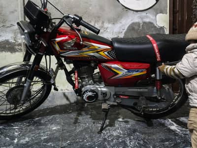 Honda 125 . . 24/25 model Ha