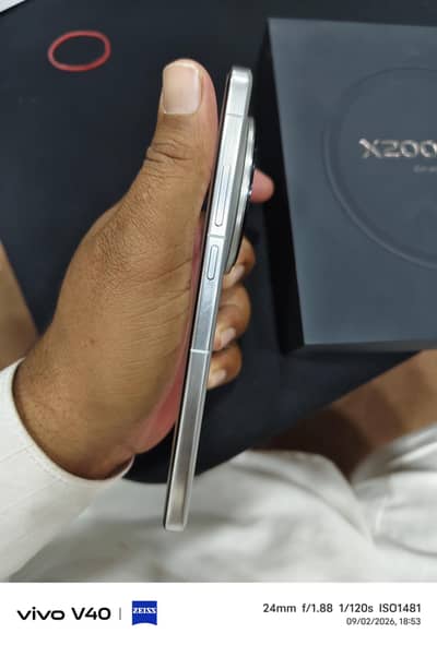 Vivo X200 pro official pta approved  complete box 16/512Gb