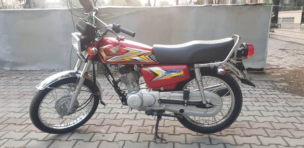 125 for sale in Lahore for 220000