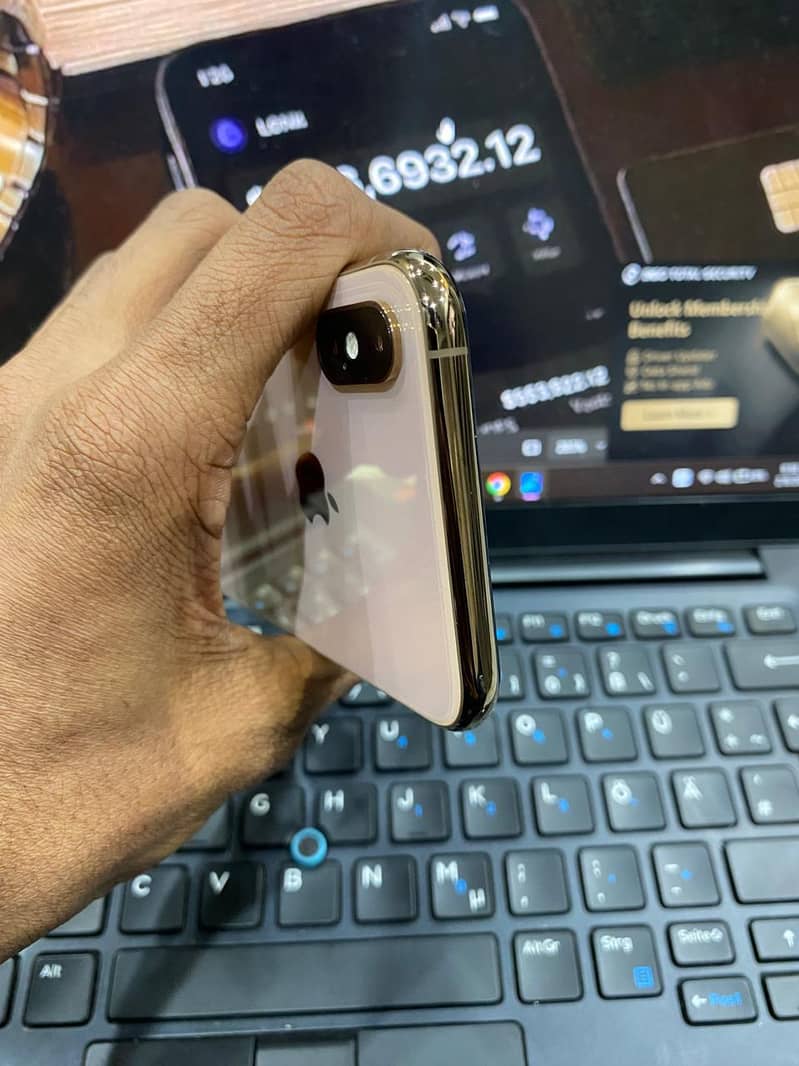 IPHONE XS 8