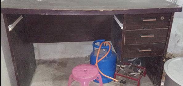 table mez for computer 0