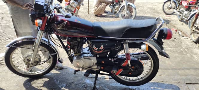 Honda CG 125 2015 model new condition