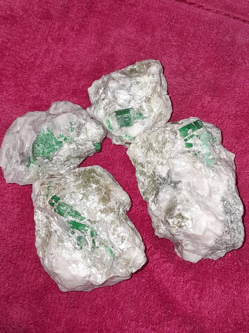 EMERALD SPECIMENS 0