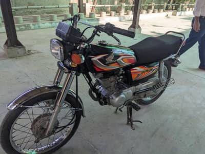 125 Genuine Condition just like a new Buy and drive.